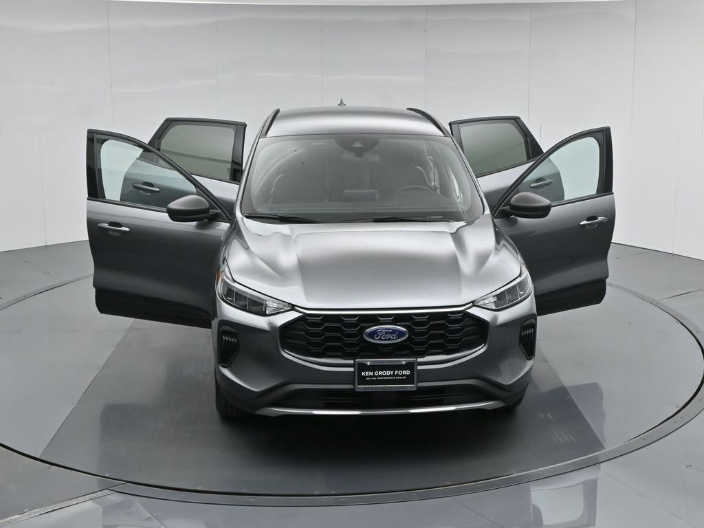Certified 2025 Ford Escape ST-Line AWD/4WD image 41