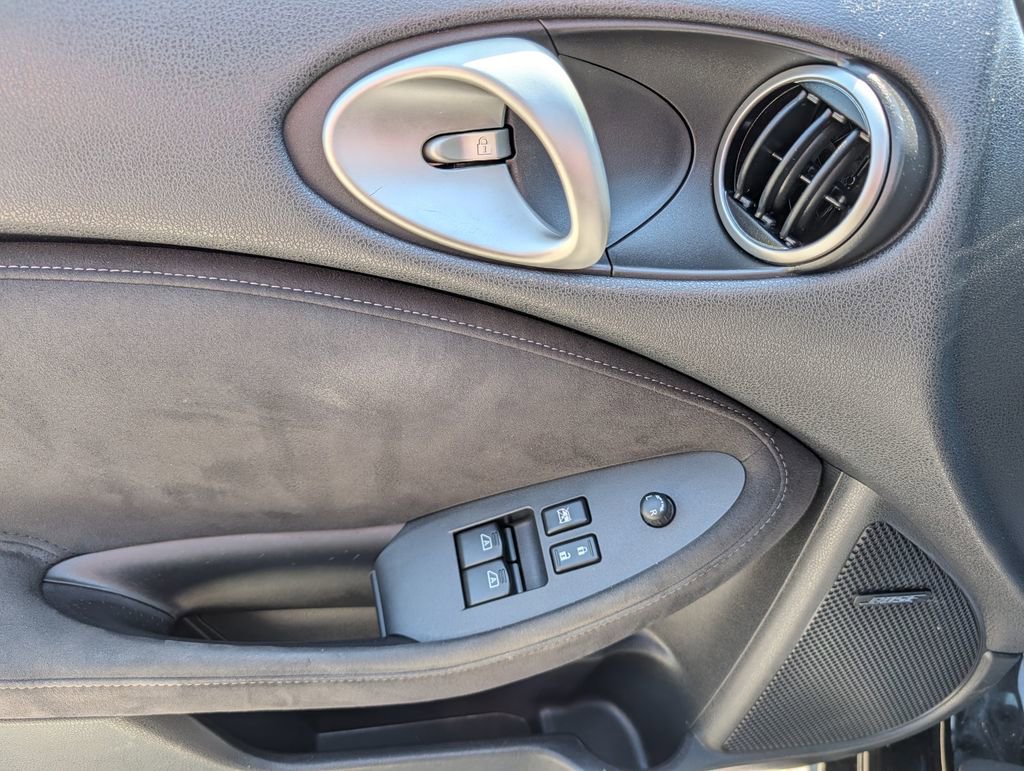 Used 2019 Nissan 370Z Touring RWD image 19