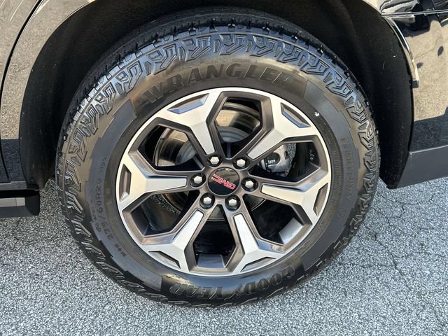 Used 2025 GMC Yukon AT4 Ultimate AWD/4WD image 10