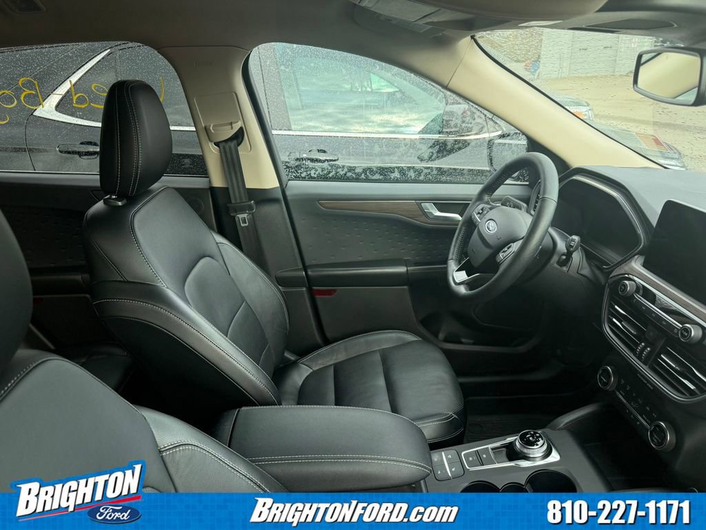 Certified 2020 Ford Escape Titanium image 8
