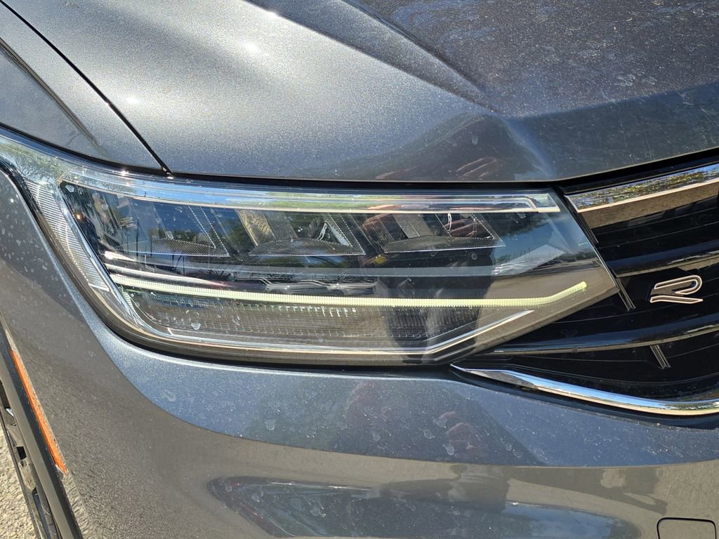 Used 2024 Volkswagen Tiguan SE R-Line image 6