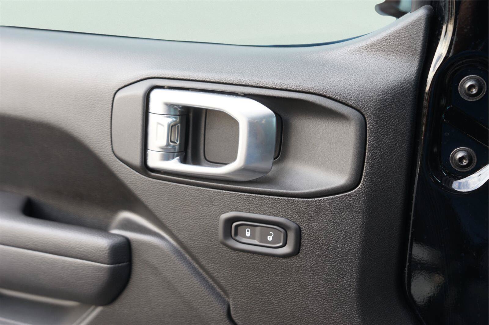 Used 2025 Jeep Wrangler Sport AWD/4WD image 26