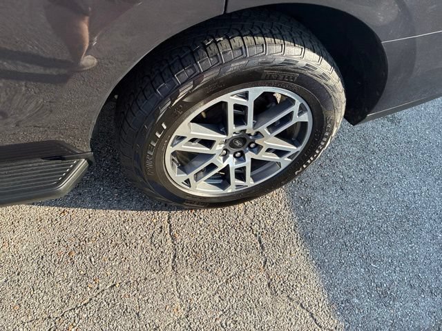 Certified 2025 Ford Expedition Active AWD/4WD image 51