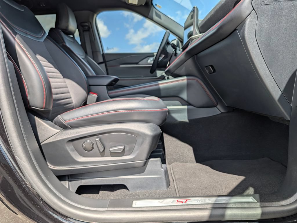 Certified 2025 Ford Explorer ST-Line w/ ST-Line Street Pack AWD/4WD image 10