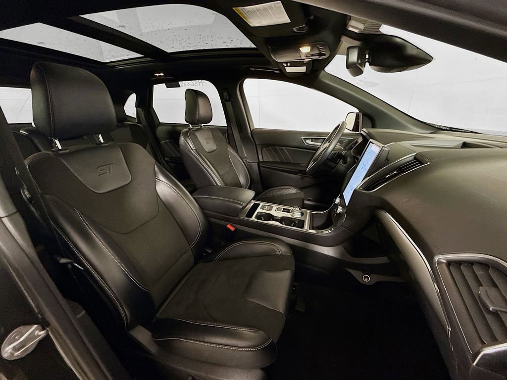 Certified 2022 Ford Edge ST w/ Equipment Group 401A image 30
