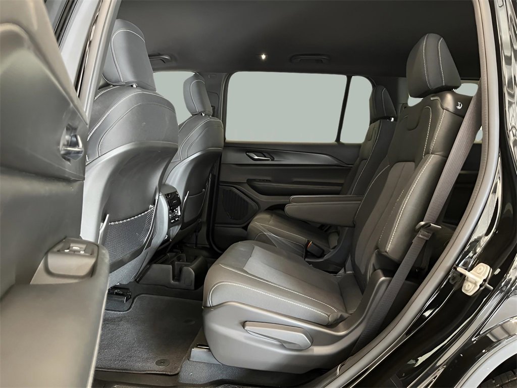 Used 2024 Jeep Grand Cherokee L Laredo image 15