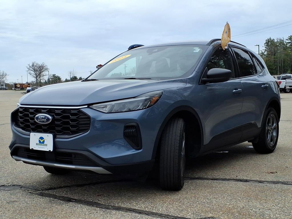 Certified 2025 Ford Escape ST-Line AWD/4WD image 7