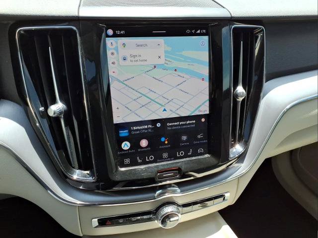 Used 2023 Volvo XC60 B5 Core FWD image 21