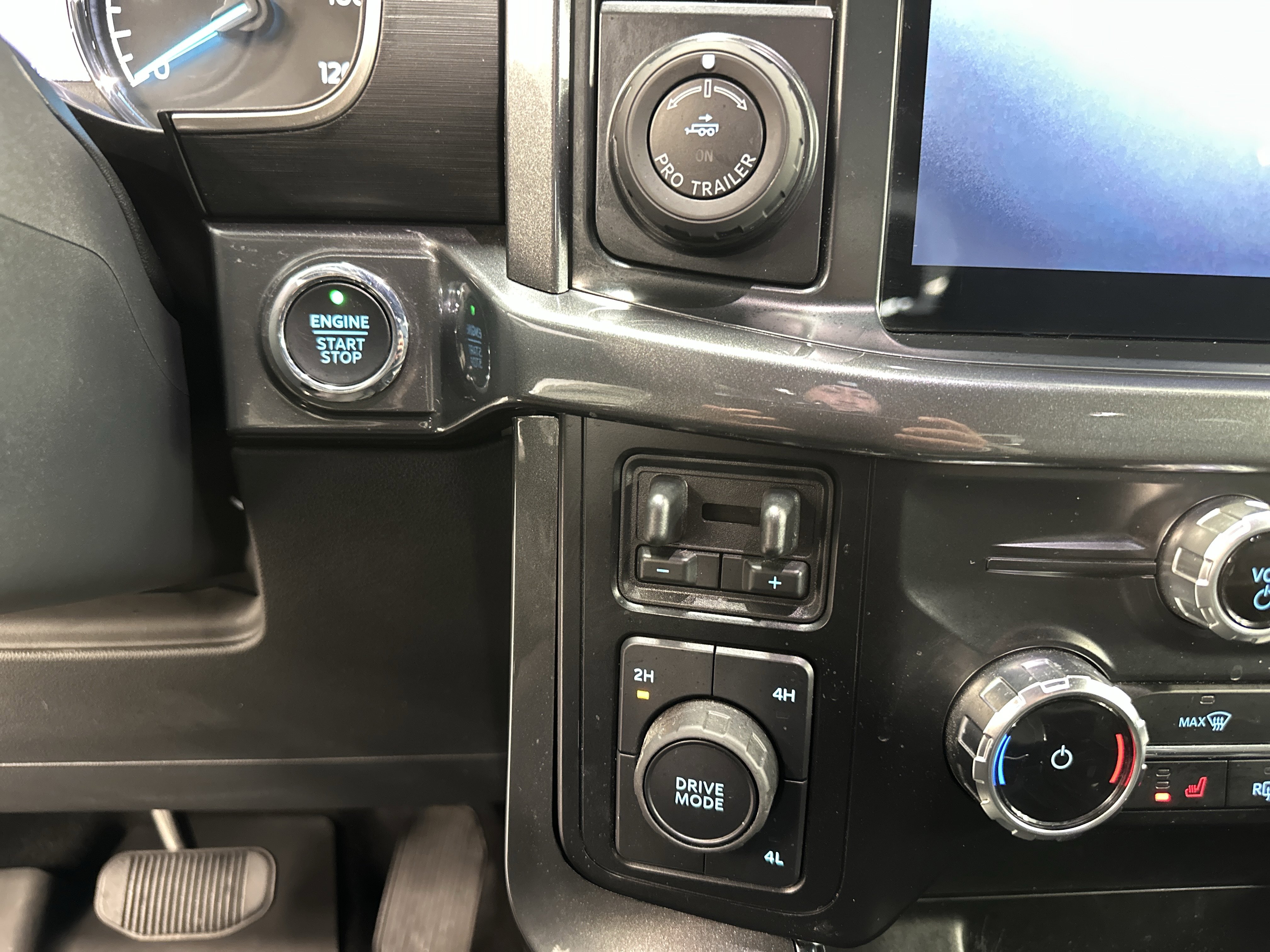 Certified 2023 Ford F150 XLT w/ Equipment Group 302A High image 32