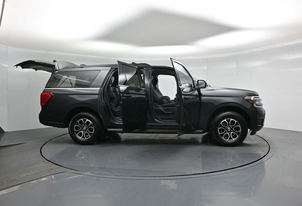 Certified 2024 Ford Expedition Max XLT image 33