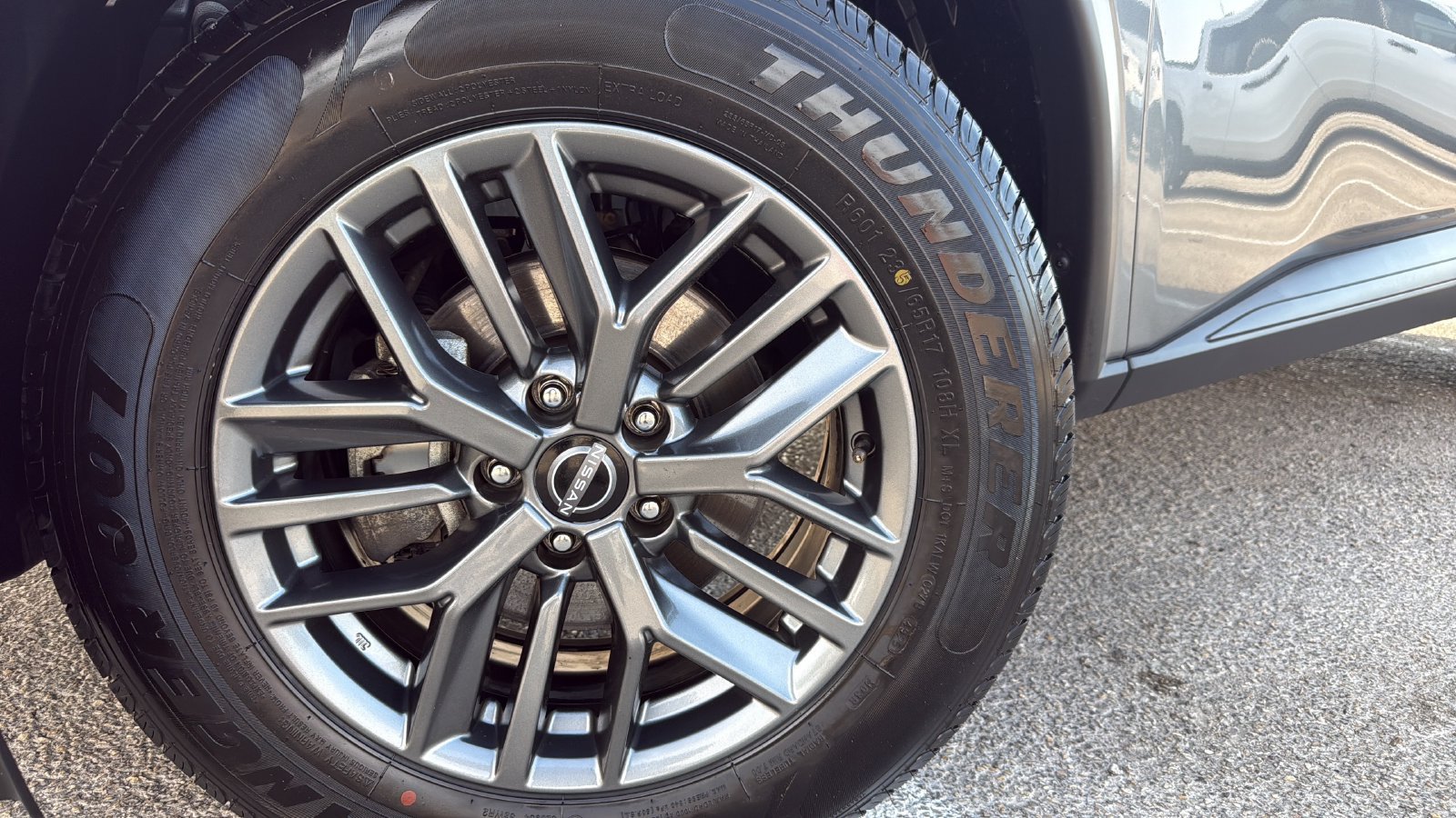Used 2024 Nissan Rogue S FWD image 29
