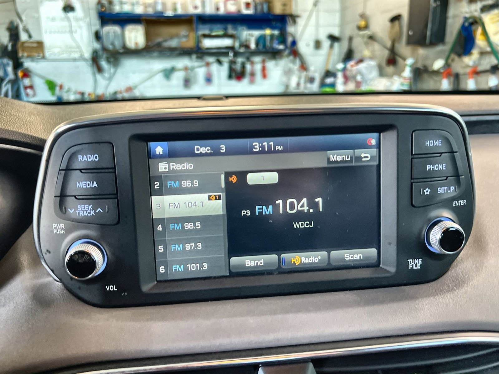 Used 2020 Hyundai Santa Fe SEL w/ Convenience Package image 18