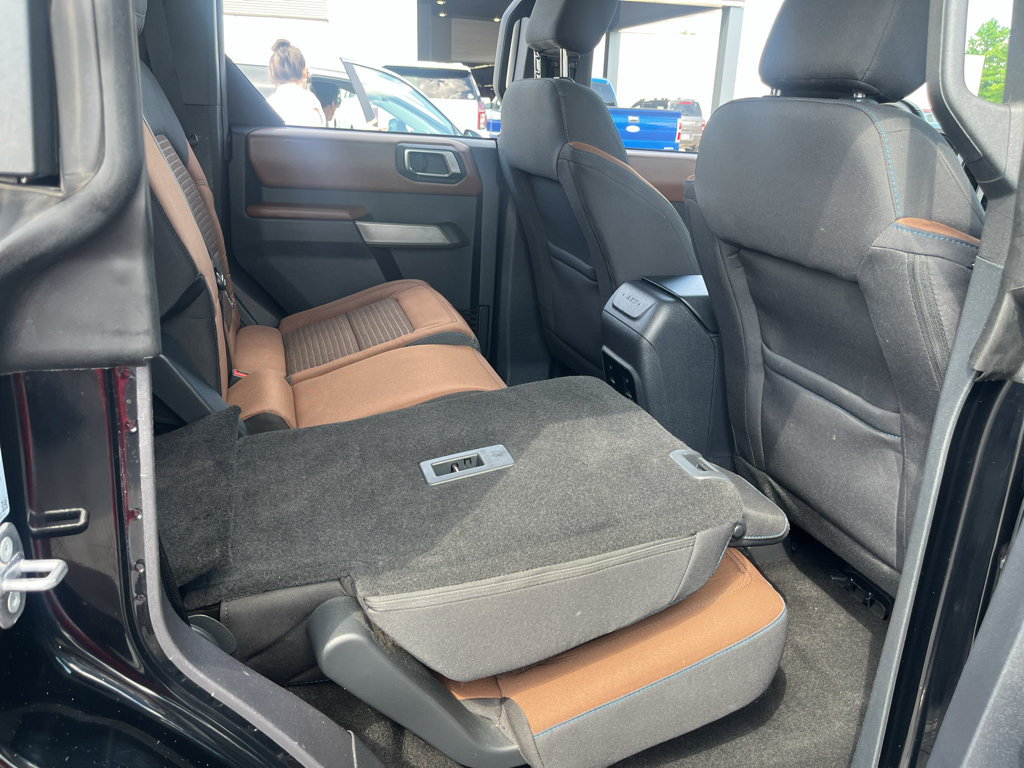 Certified 2022 Ford Bronco Outer Banks w/ Sasquatch Package AWD/4WD image 28