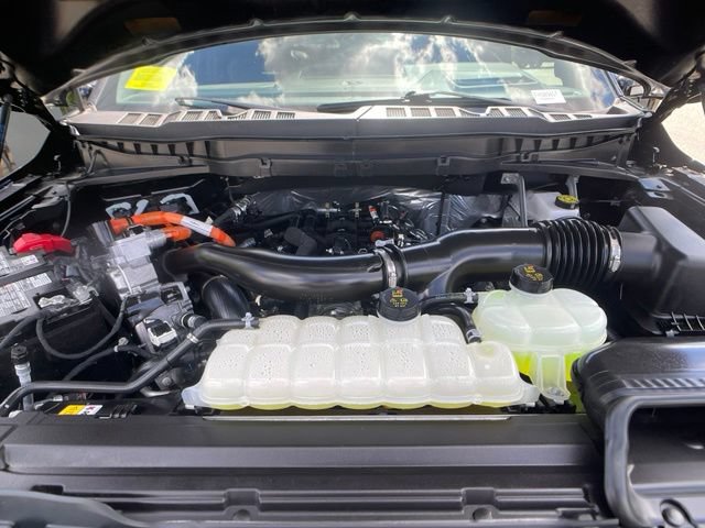 Certified 2025 Ford F150 Platinum w/ Equipment Group 702A High AWD/4WD image 11