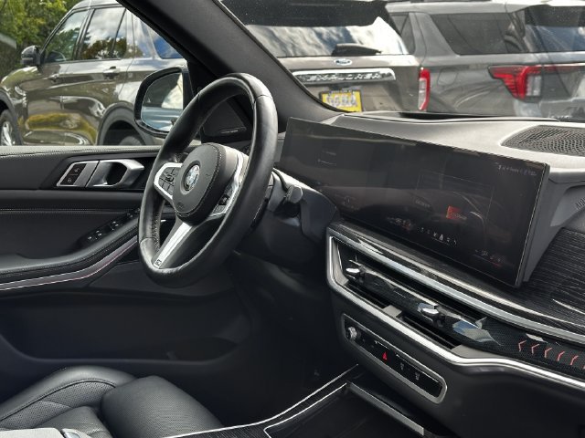 Used 2024 BMW X5 xDrive40i w/ M Sport Package AWD/4WD image 34