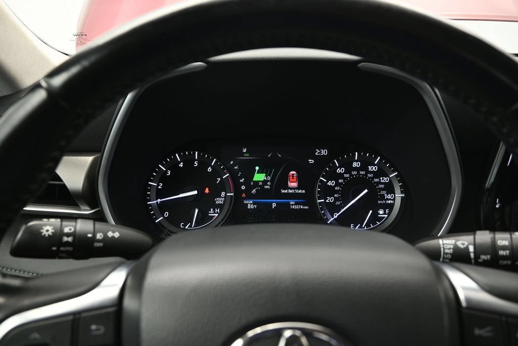 Used 2021 Toyota Highlander XLE FWD image 25