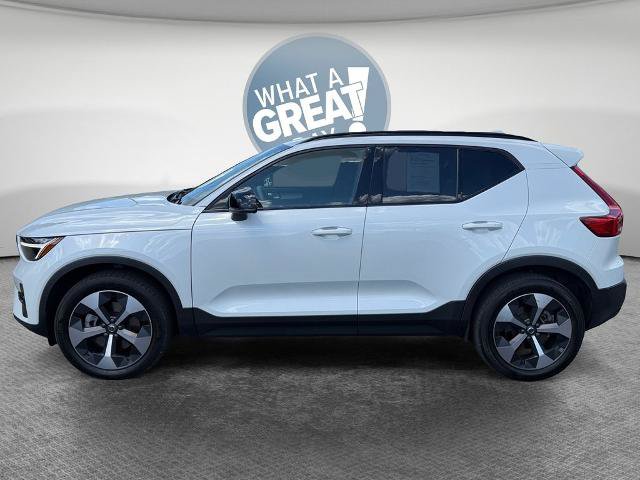 Used 2023 Volvo XC40 B5 Plus w/ Climate Package AWD/4WD image 7