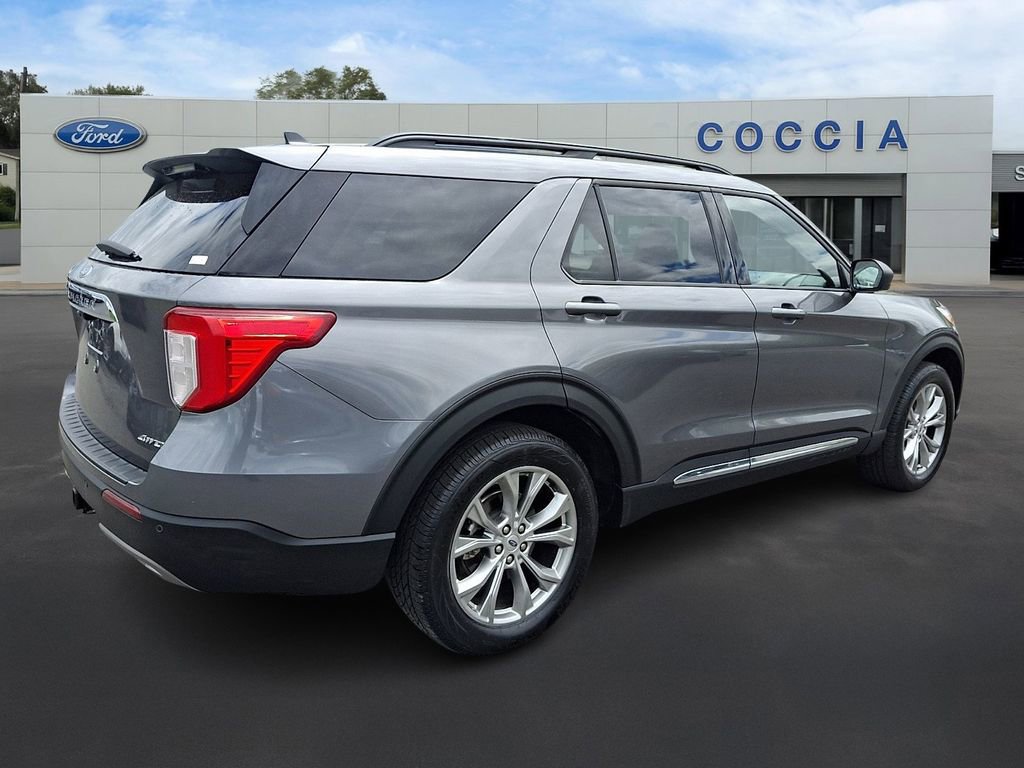 Certified 2023 Ford Explorer XLT w/ Equipment Group 202A AWD/4WD image 4