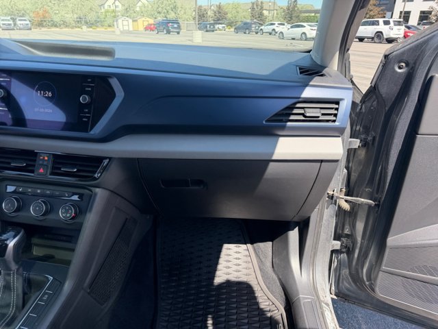 Used 2022 Volkswagen Taos SE w/ Panoramic Sunroof Package AWD/4WD image 20