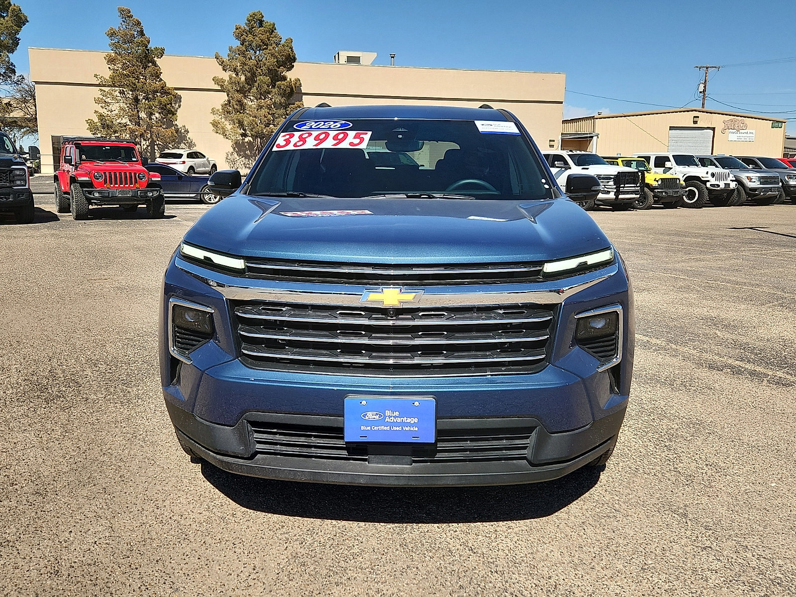 Used 2026 Chevrolet Traverse LT w/ Driver Confidence Package image 8