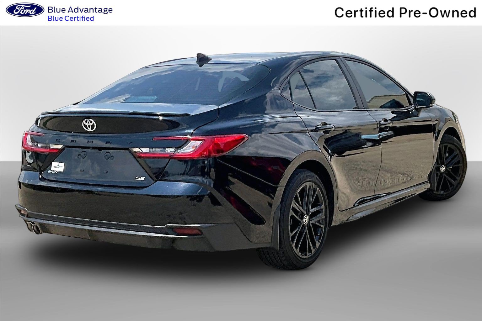 Used 2025 Toyota Camry SE w/ Convenience Package FWD image 11