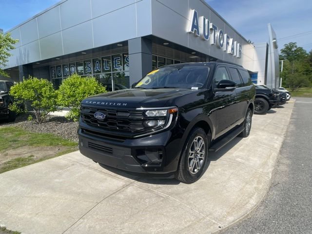 Certified 2025 Ford Expedition Active AWD/4WD image 4