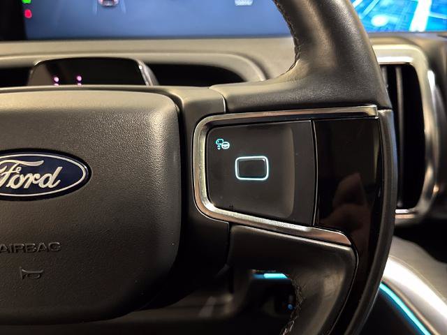 Certified 2025 Ford Expedition Platinum w/ Driver's Package AWD/4WD image 17