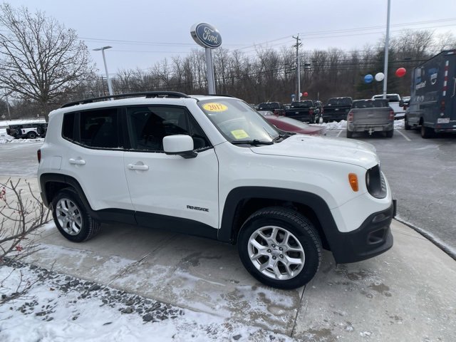 Used 2017 Jeep Renegade Latitude w/ Cold Weather Group image 8