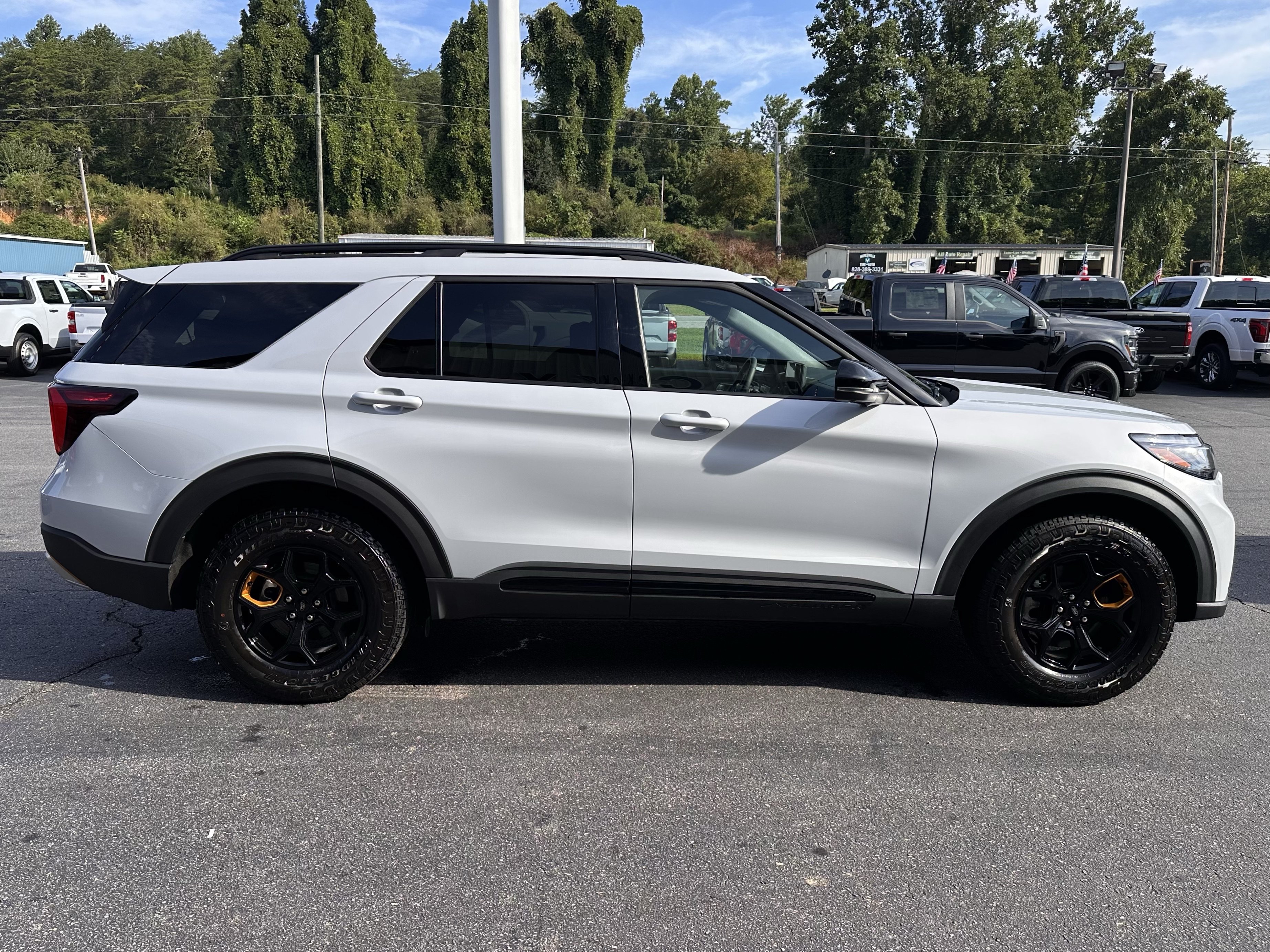 Certified 2026 Ford Explorer Tremor w/ Tremor Convenience Package AWD/4WD image 5