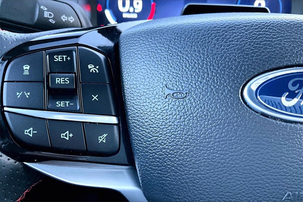 Certified 2025 Ford Explorer ST-Line w/ ST-Line Street Pack image 18