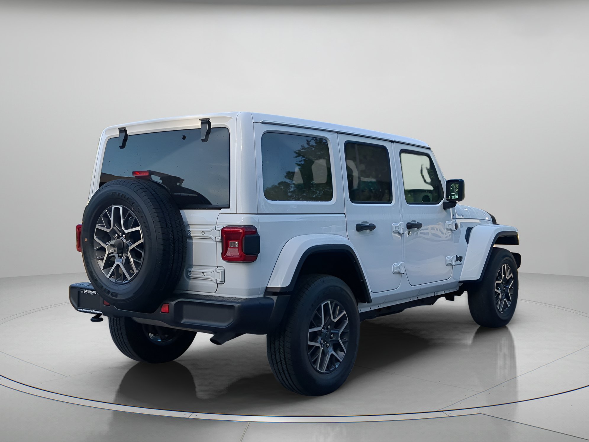 Used 2025 Jeep Wrangler Unlimited Sahara AWD/4WD image 40