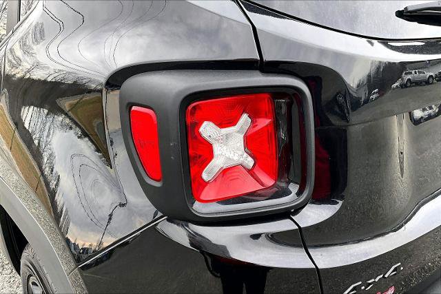 Used 2018 Jeep Renegade Altitude w/ UConnect 8.4 Nav Group image 30