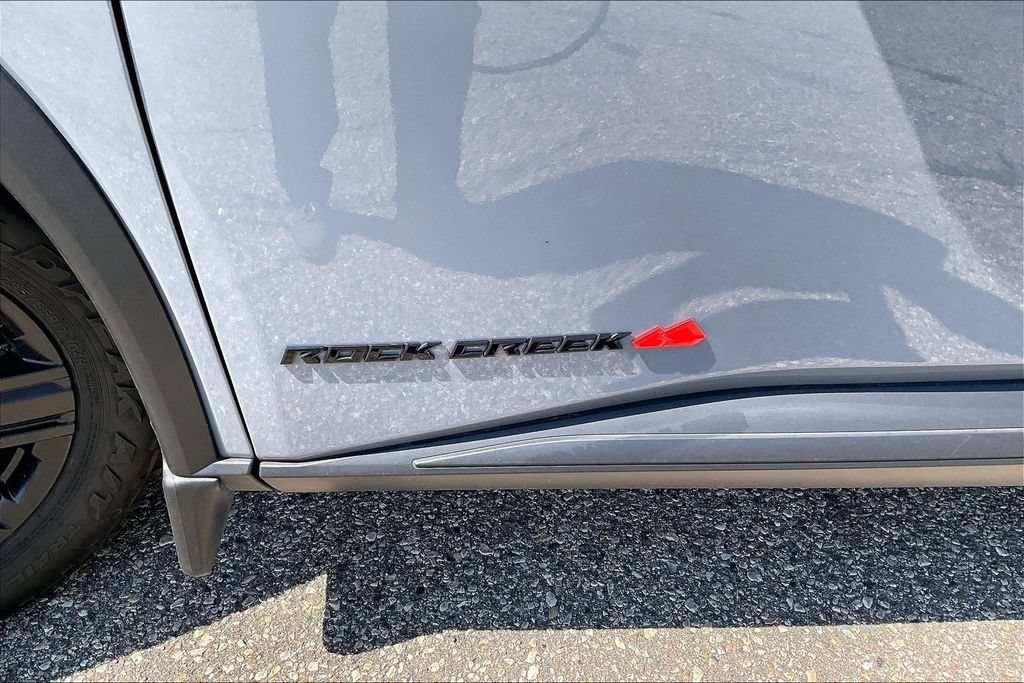 Used 2025 Nissan Rogue SV AWD/4WD image 6