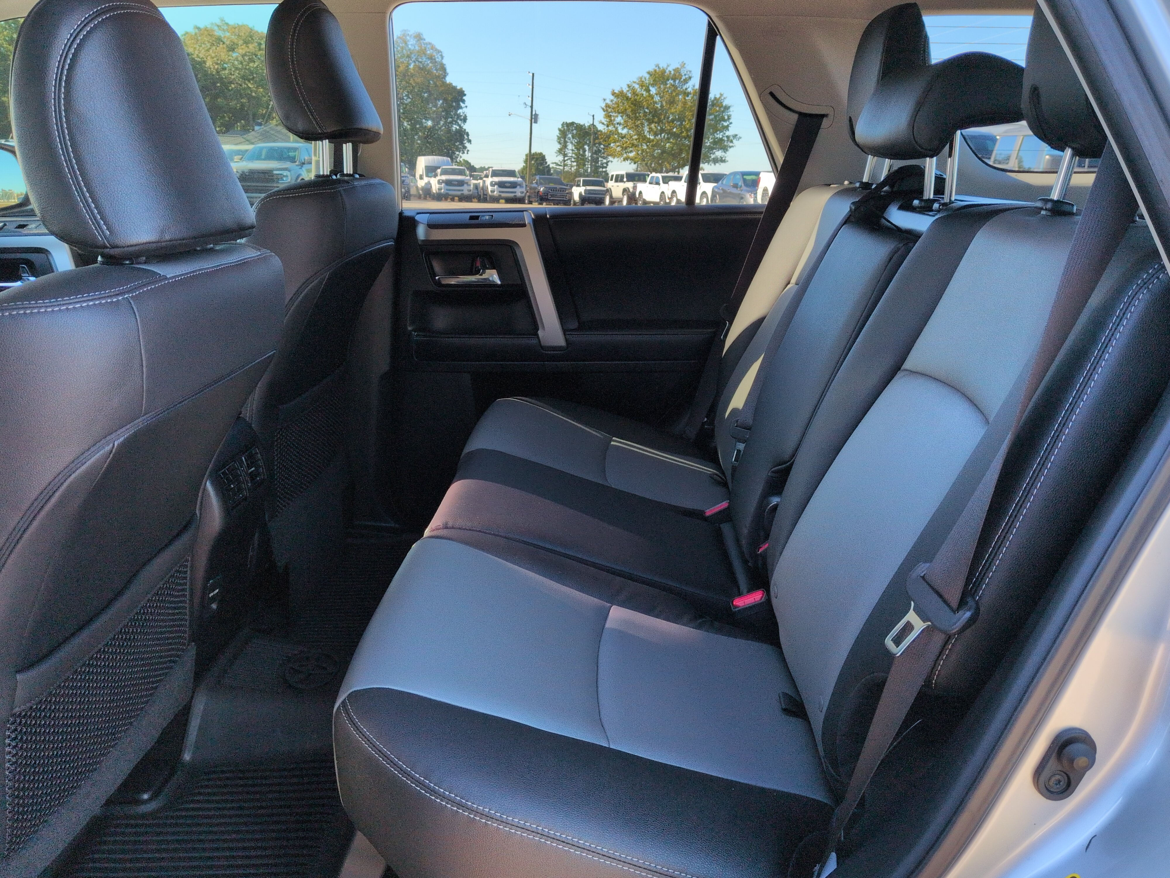 Used 2019 Toyota 4Runner SR5 Premium RWD image 12