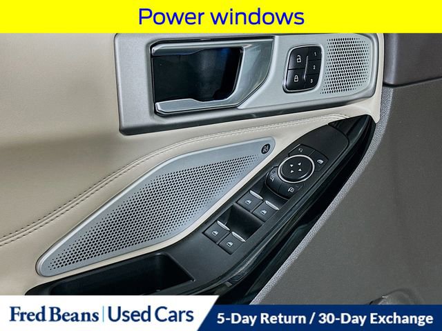 Certified 2024 Ford Explorer Platinum w/ Technology Package AWD/4WD image 23
