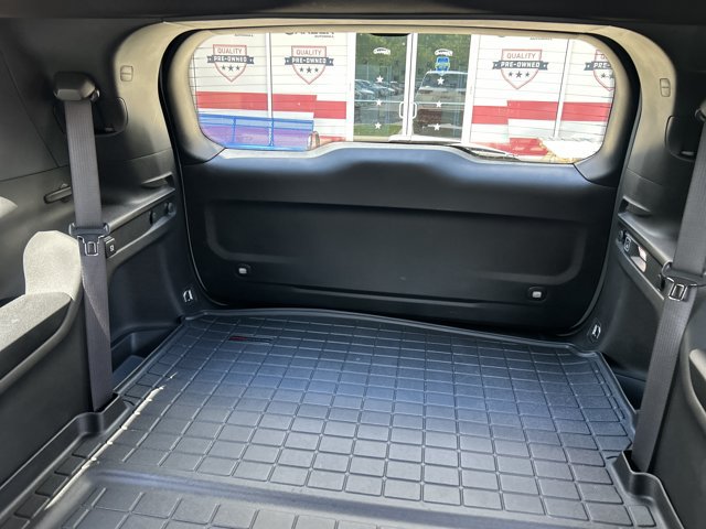 Used 2025 Jeep Grand Cherokee L Laredo w/ Luxury Tech Group I RWD image 25