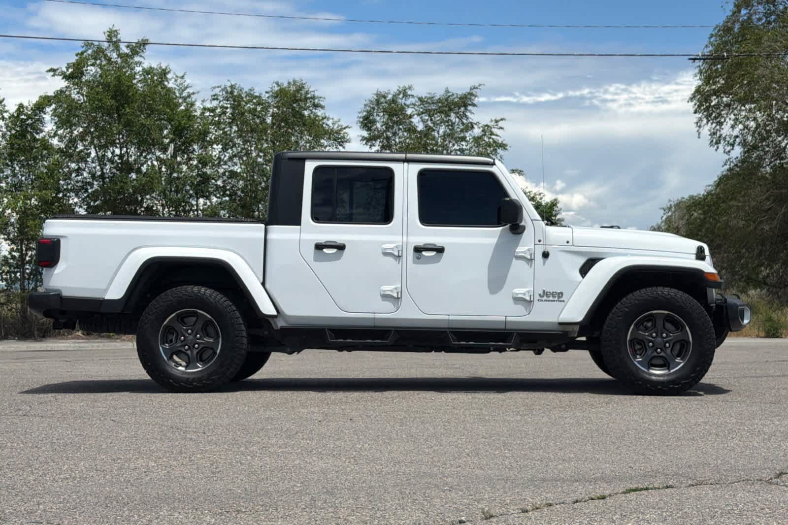 Used 2020 Jeep Gladiator Overland AWD/4WD image 8
