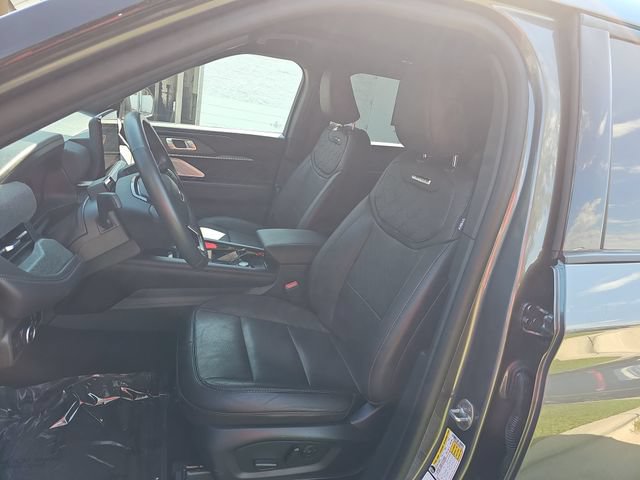Certified 2025 Ford Explorer Platinum w/ LUX Leather Package AWD/4WD image 15