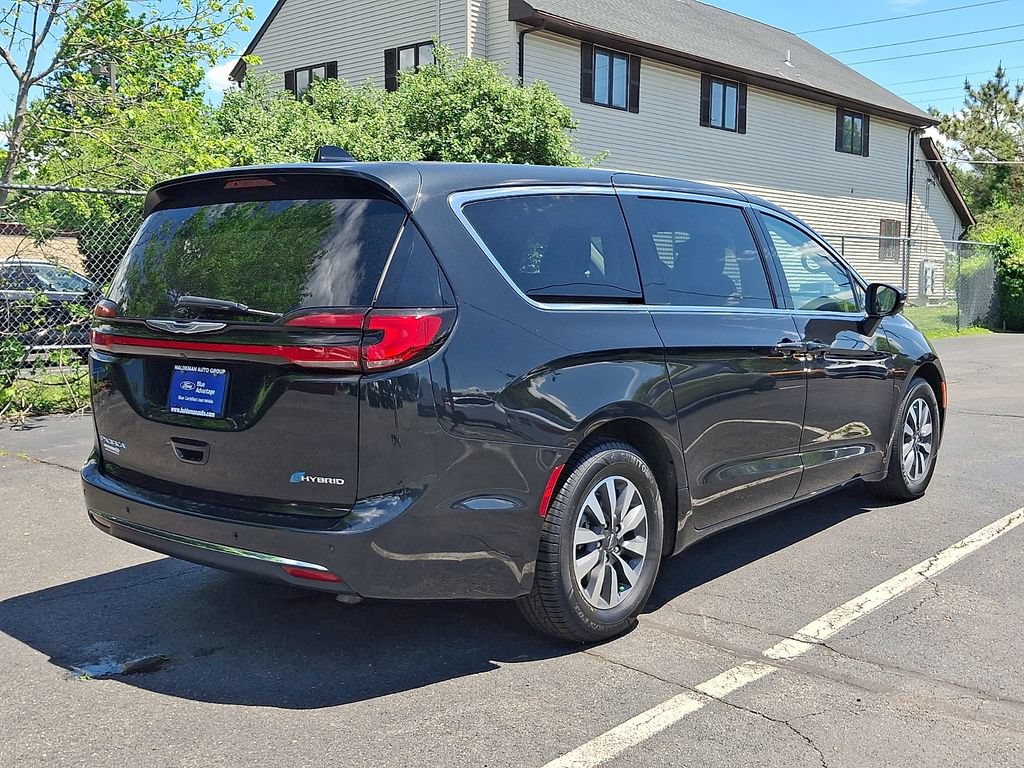 Used 2023 Chrysler Pacifica Touring-L FWD image 7