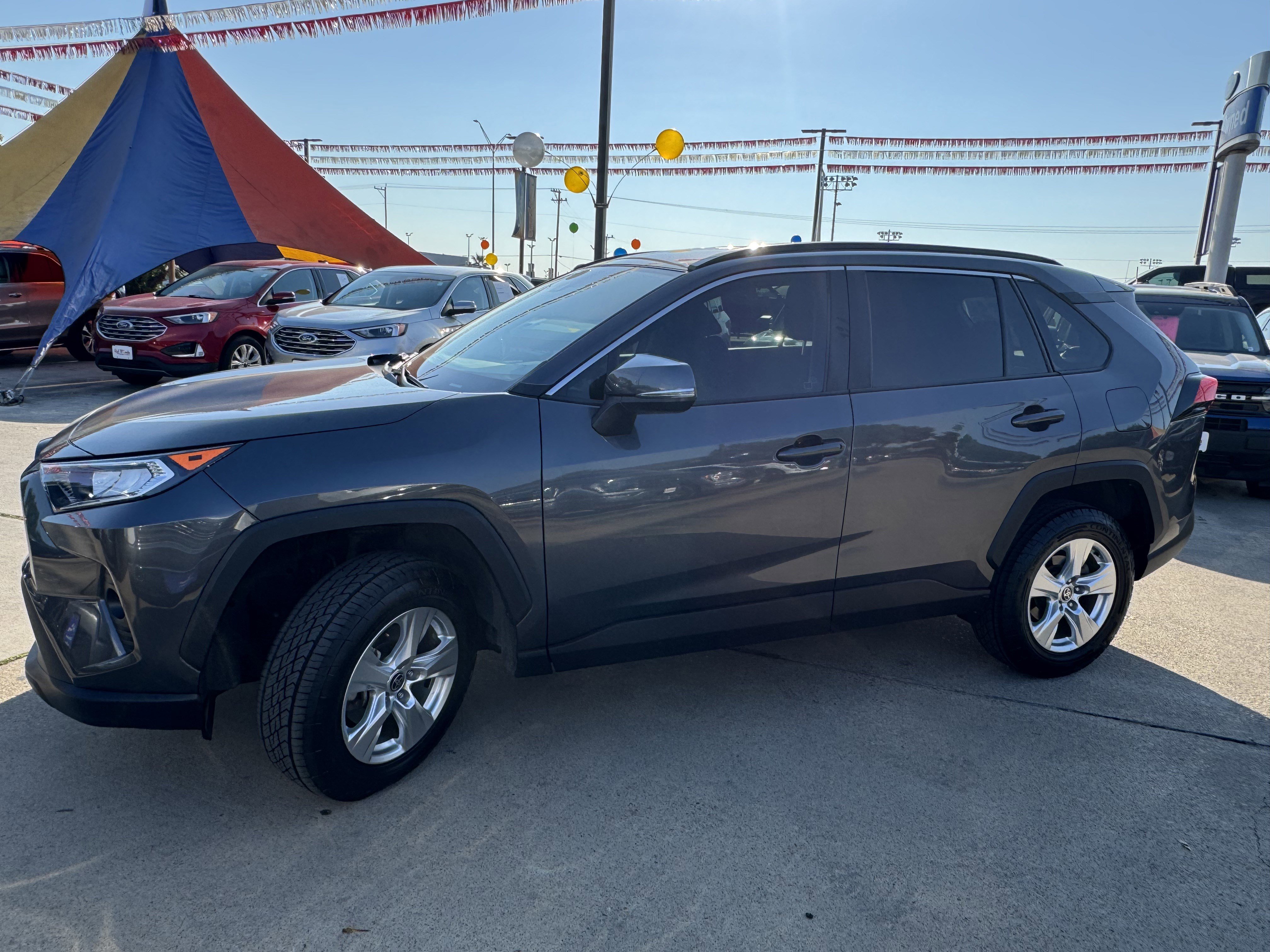 Used 2021 Toyota RAV4 XLE w/ Carpet Mat Package (TMS) image 8