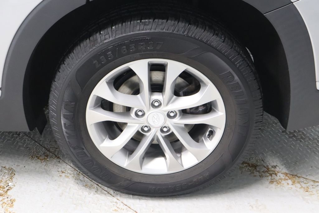 Used 2020 Hyundai Santa Fe SEL FWD image 18