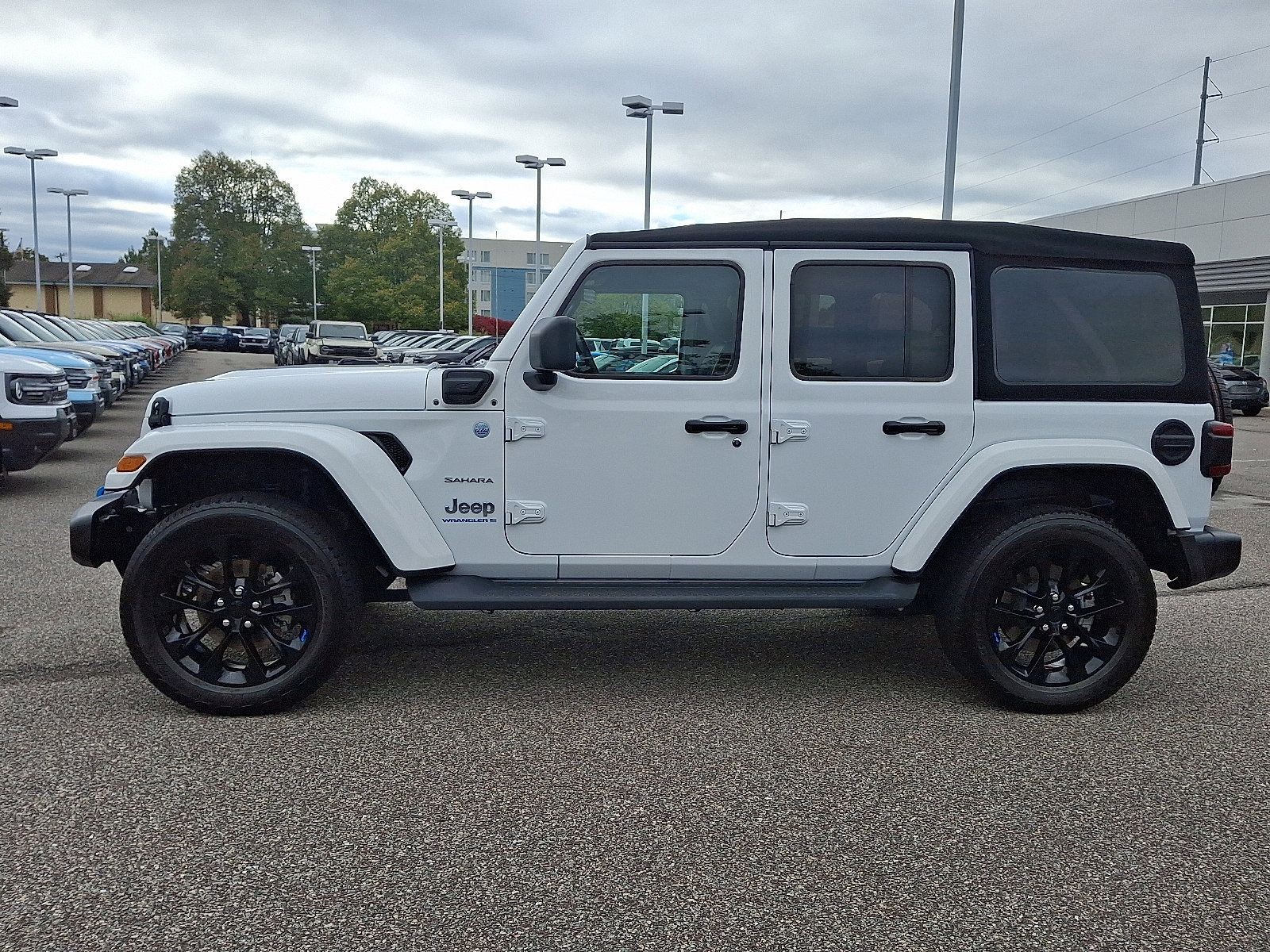Used 2023 Jeep Wrangler Sahara w/ Cold Weather Group image 3