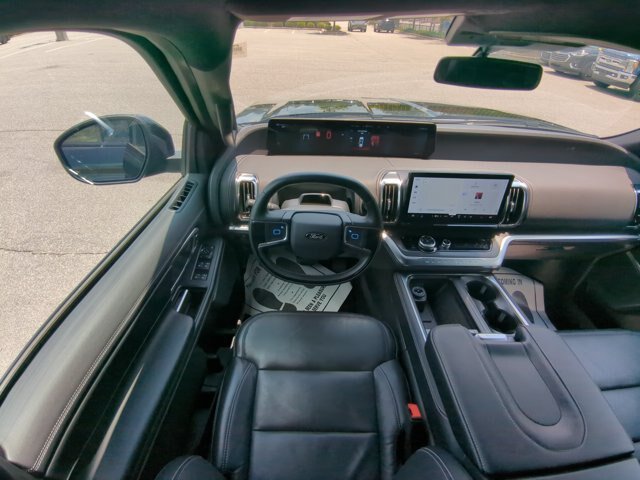 Certified 2025 Ford Expedition Platinum w/ Stealth Performance Package AWD/4WD image 23