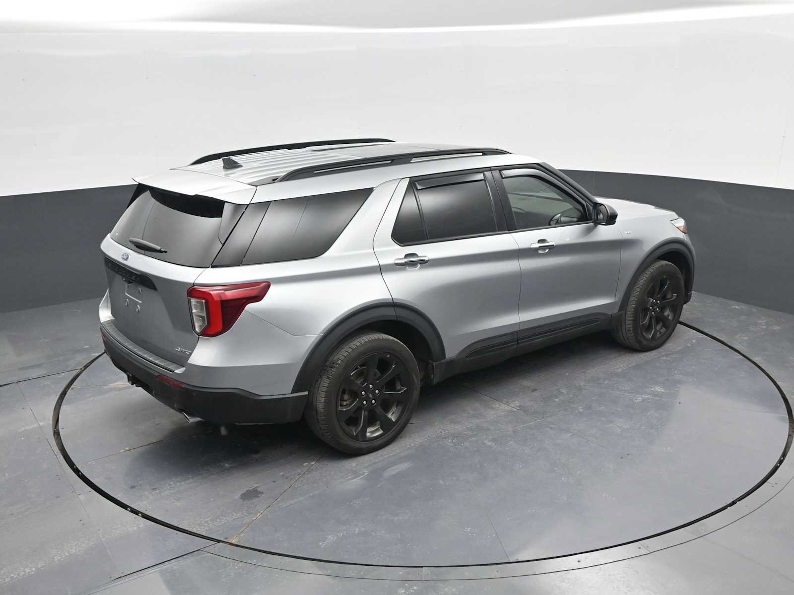 Certified 2024 Ford Explorer ST-Line w/ Class IV Trailer Tow Package AWD/4WD image 33