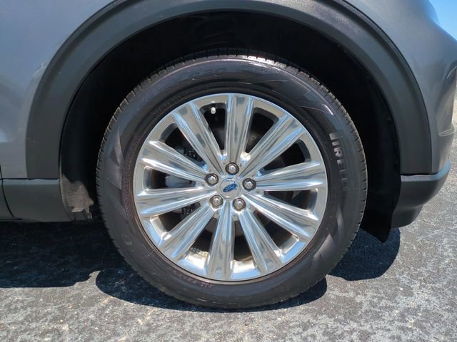 Certified 2022 Ford Explorer Limited w/ Equipment Group 301A RWD image 11
