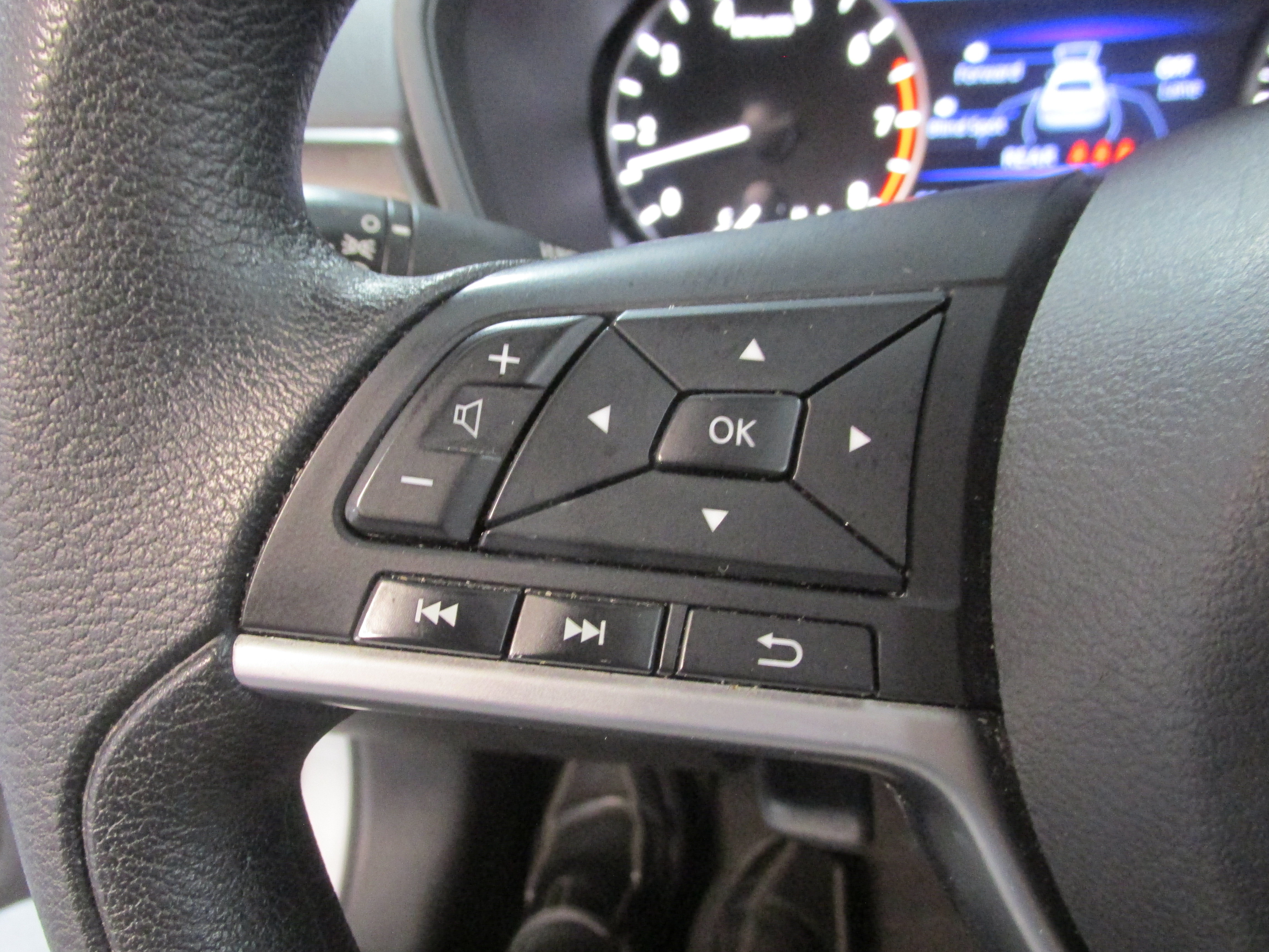 Used 2024 Nissan Altima 2.5 SV FWD image 30