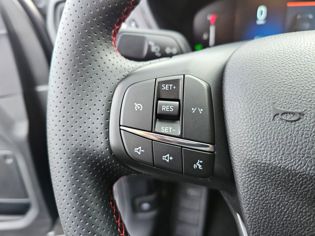 Certified 2025 Ford Escape ST-Line image 24