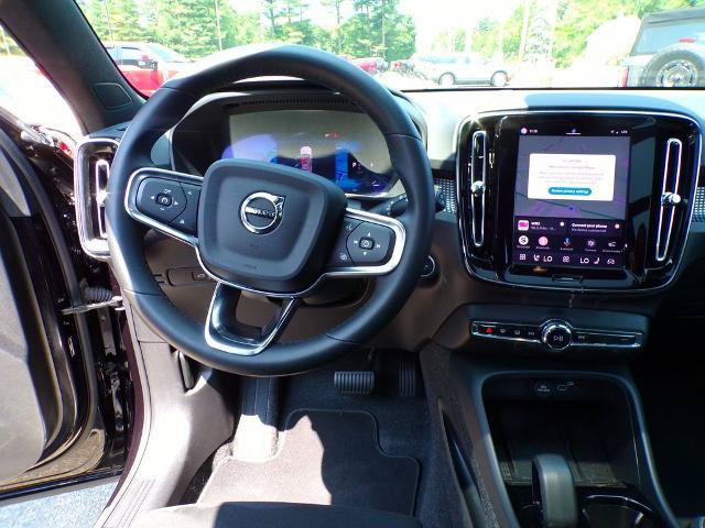 Used 2025 Volvo XC40 B5 Plus AWD/4WD image 19