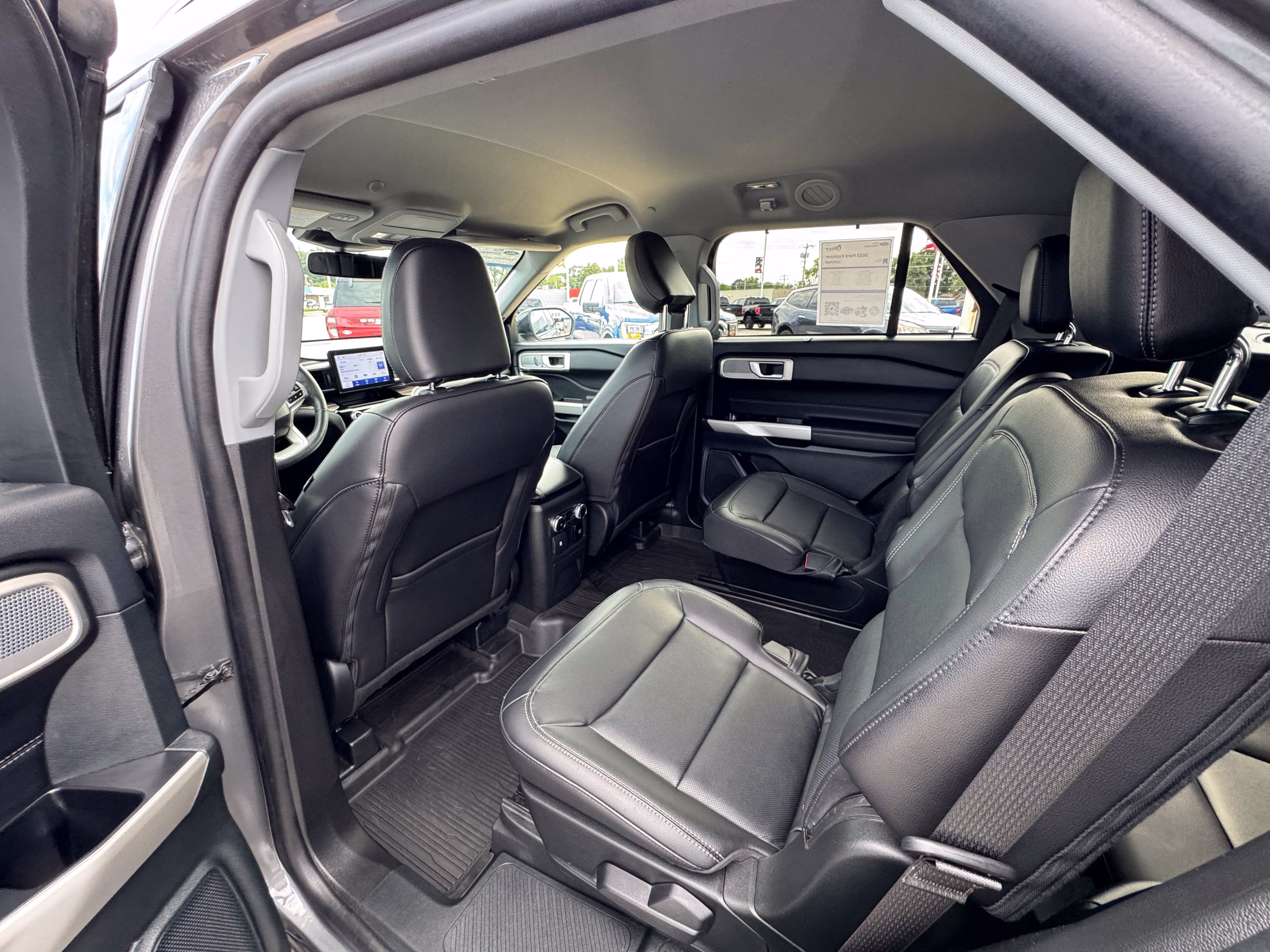 Certified 2023 Ford Explorer Limited w/ Hybrid Equipment Group 310A AWD/4WD image 24
