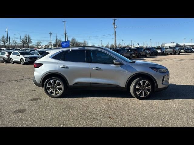 Certified 2023 Ford Escape Platinum AWD/4WD image 3